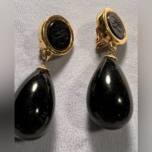 VTG Karl Lagerfeld Bijoux Jet Intaglio and Bauble clip earrings